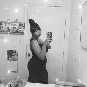 Meet your Posher, Alexia